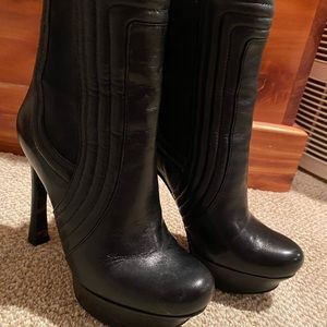 Guess short leather boots